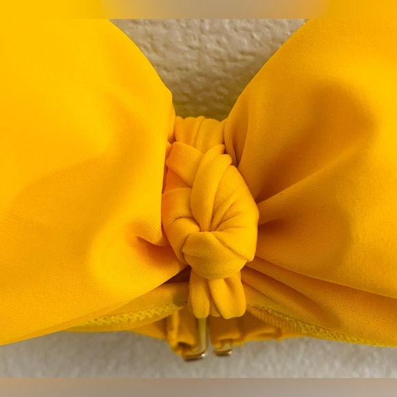 Wild Fable yellow knot front bikini top with adjustable straps Size small - Picture 2 of 6